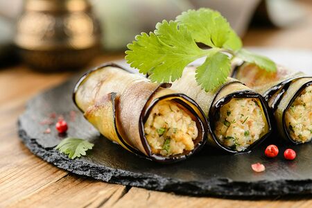 Рулетики из баклажанов