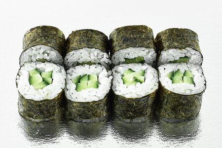 Маки с огурцом