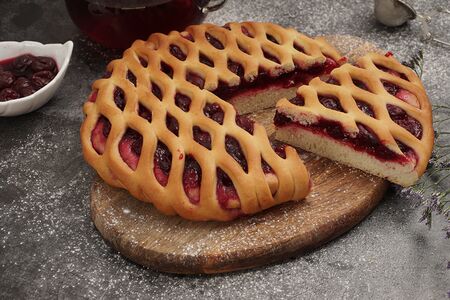 Пирог с вишней