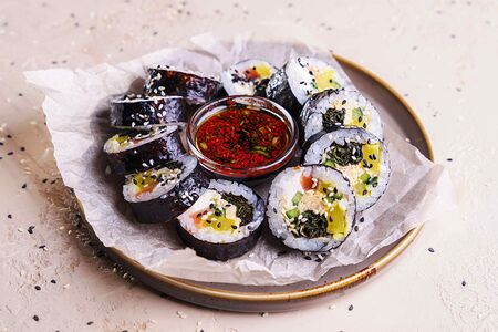 Кимпаб с лососем хе