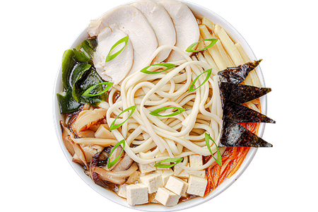 Рамэн с цыпленком, маринованным бамбуком и грибами