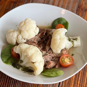 Тушёная говядина с цветной капустой