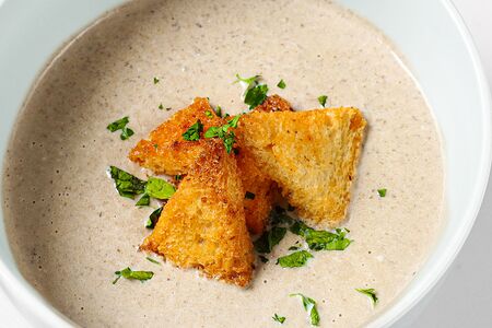 Грибной крем суп с ароматными гренками