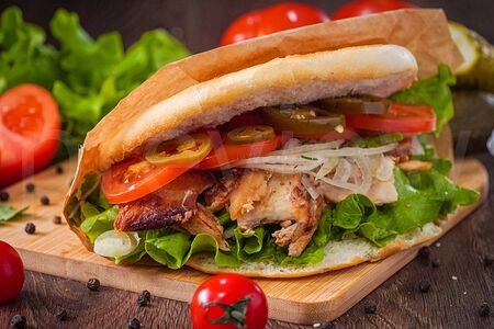 Дёнер в пите с курицей Мега