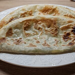 Кутабы с зеленью и сыром