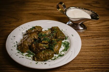 Долма в винoградном листе