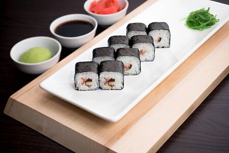 Ролл с угрем