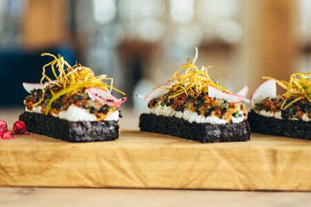 Хруст с тремя видами икры