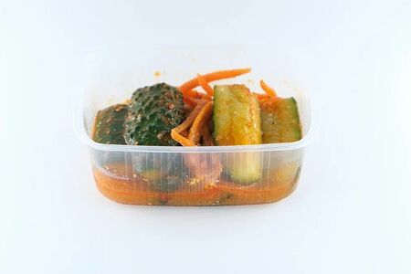 Огурцы по-корейски с морковью