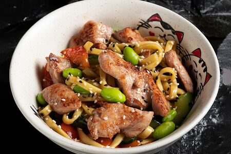 Вок с цыпленком