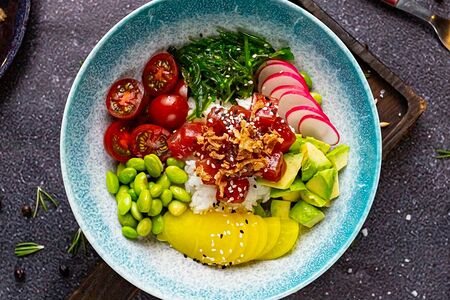 Поке с тунцом и сливочным унаги