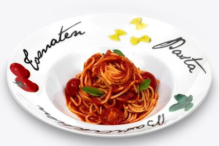 Паста с томатами и базиликом