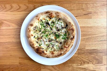 Пицца с курицей и грибами