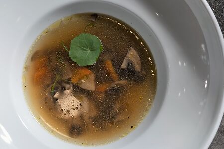 Домашний суп из ассорти грибов