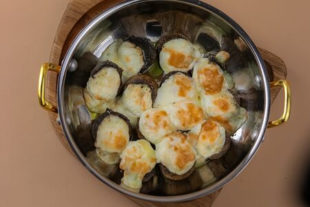 Шампиньоны запеченные