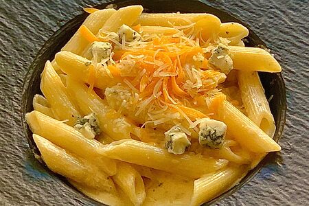 Паста Кватро формаджи