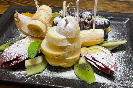 Ассорти из сезонных фруктов