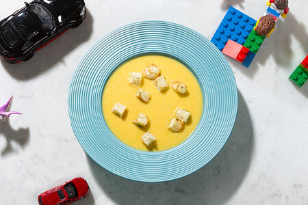 Кукурузный суп с гренками