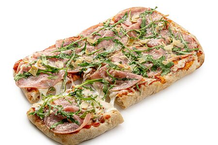 Римская пицца с ветчиной и грибами