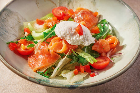 Салат с семгой