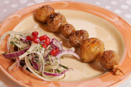 Мини-картофель на мангале