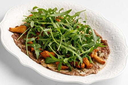 Говяжье филе с лисичками по-римски