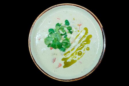 Сливочный суп с креветками, шампиньонами