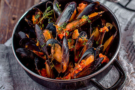 Мидии в томатном соусе