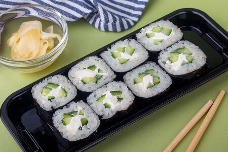 Ролл Сливочный огурец