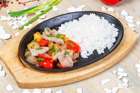 Свинина в кисло-сладком соусе