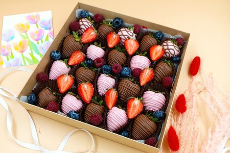 Клубника в шоколаде Callebaut №171