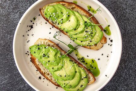 Хрустящие тосты с авокадо