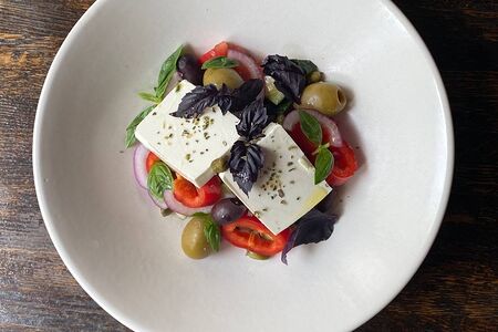 Салат в греческом стиле