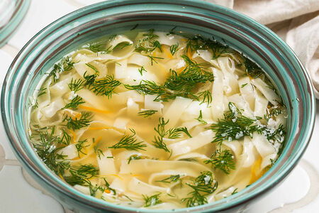 Куриный суп с лапшой