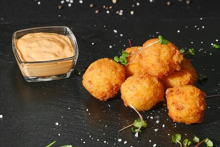 Сырные шарики с беконом