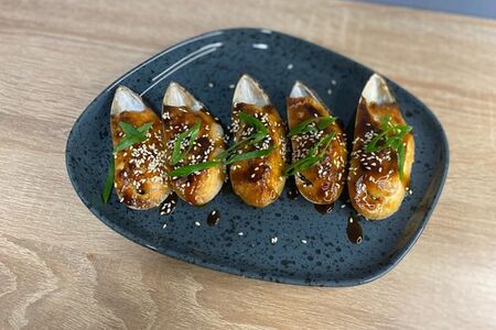 Мидии в соусе спайси