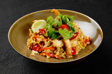 Рис жареный с тигровыми креветками