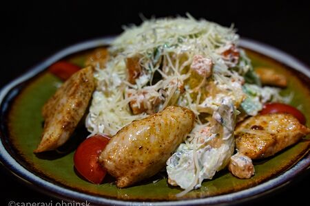 Салат Цезарь с курицей