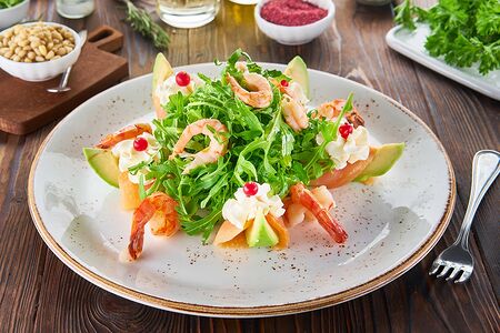 Рукола с креветками