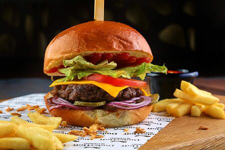 Бургер с сочной котлетой