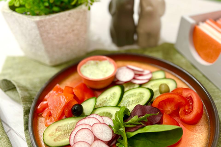 Ассорти из свежих овощей