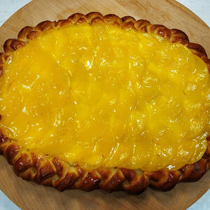 Пирог с творогом и персиком