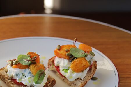 Брускетта с тыквой и страчателлой