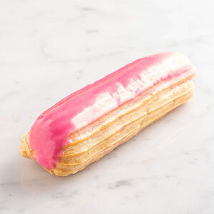 Эклер малиновый