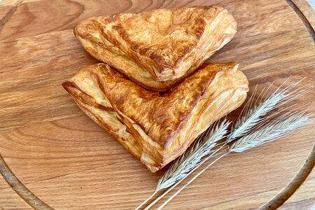 Хачапури закрытое из слоеного теста