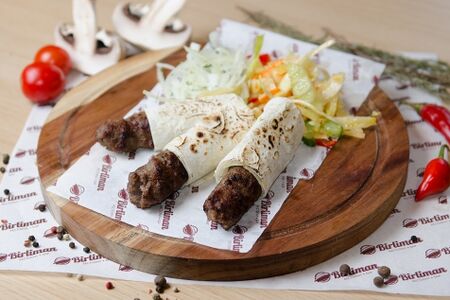 Люля-кебаб из баранины в лаваше