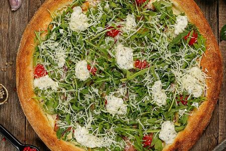 Пицца Мясная с зеленью