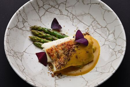 Судак с мятным соусом и лисичками