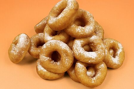 Пышки с сахарной пудрой L