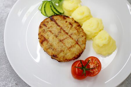 Куриная котлетка с пюре